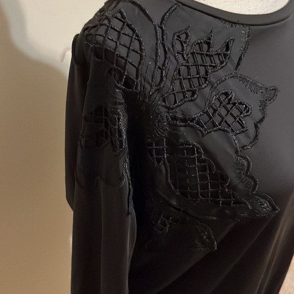 Sable Knit top, black with embroidery , size small - Picture 2 of 9